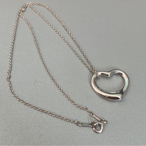 Open Floating Heart Pendant Necklace 925 Sterling Silver gift romantic - Picture 2 of 3
